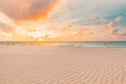 Closeup Moře Písečná Pláž. Panoramatická Pláž Krajina. Inspirujte Tropickou Pláž Přímořský Horizont. Oranžová A Zlatá Západ Slunce Nebe Klid Klidný Relaxační Sluneční Světlo Letní Náladu. Dovolená Cestovní Rekreační Banner