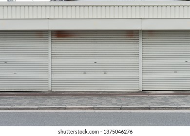 Imagenes Fotos De Stock Y Vectores Sobre Garage Door Metal