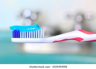 104,585 Toothpaste brush Images, Stock Photos & Vectors | Shutterstock