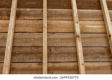 A close-up shows the assemblies and fixings of the framework.