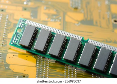 24 72 pin simm Images, Stock Photos & Vectors | Shutterstock