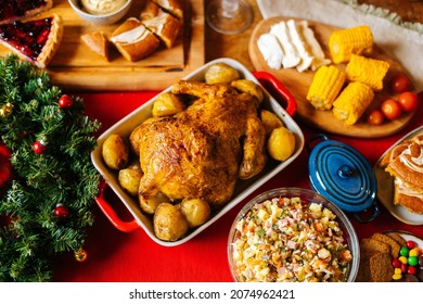 Close-up Top View Of Roasted Homemade Thanksgiving Turkey On Christmas Dinner Feast Table During Holiday Friendly Family Party, No People, Selective Focus. Concept Of Celebration New Year, Xmas.