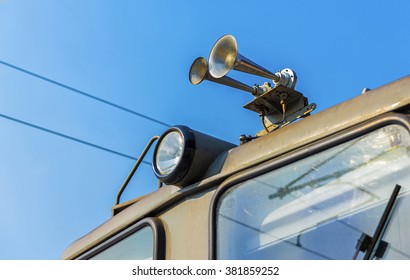 horn of train