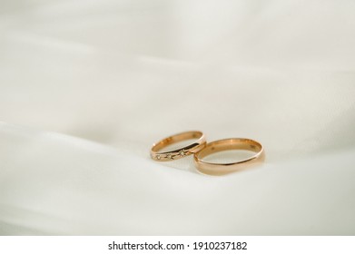 3,391 Two rings joined Images, Stock Photos & Vectors | Shutterstock