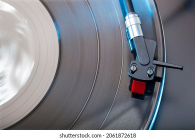 Close-up Of A Vintage Hifi Stereo Turntable With The Needle On A Lp