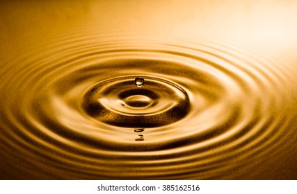 166,934 Circles on water surface Images, Stock Photos & Vectors ...