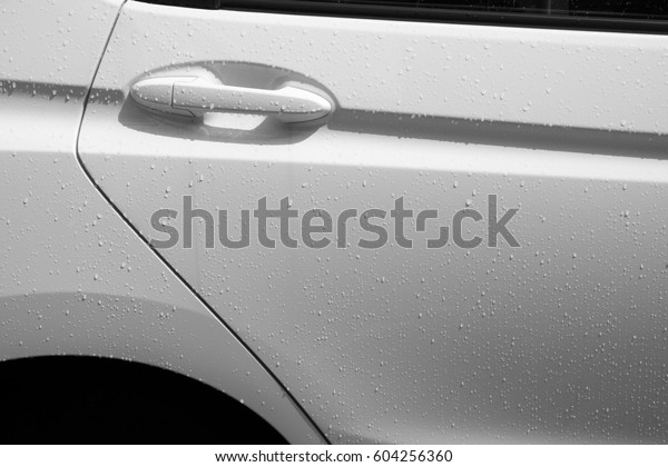 closeup water drop on\
car