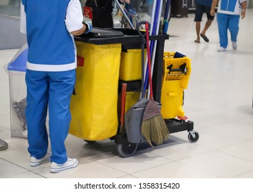 3,017 Airport cleaning Images, Stock Photos & Vectors | Shutterstock