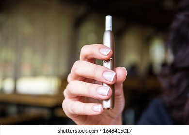 喫煙女ホルダー の画像 写真素材 ベクター画像 Shutterstock