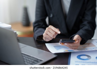 Close-up Of A Woman Using A Smartphone To Work On Various Application Including Mobile Transaction To Send Messages, LINE, And Various Business Information Sent Via Social Media.