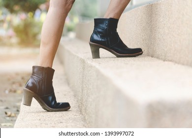 Closeup Women Legs Walking Step Boots Stock Photo 1393997072 | Shutterstock