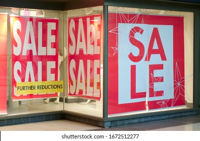 316 Closing down sale signs in shop window Images, Stock Photos ...