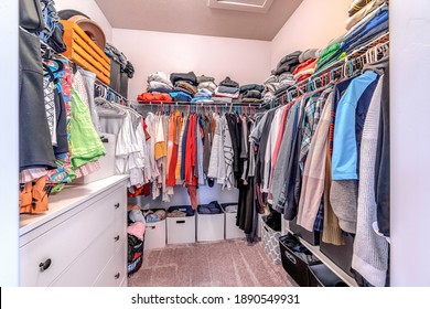 86,790 Clothes on shelves Images, Stock Photos & Vectors | Shutterstock