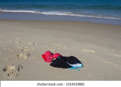 Clothes On A Beach Nudism)