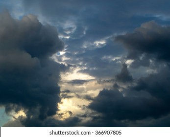 Cloud and darkcloud level when sunsets in the twilight