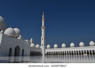 Cloudless blue sky at the Sheikh Zayed Grand Mosque