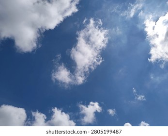 Clouds are never bound, the sky is never full. Be like them: free and open.