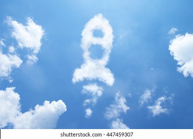 Wolken formen wie Raketen.