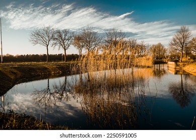 Clouds suits the waterreflection perfect.