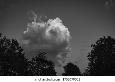 Clouds and sun rays before a thunderstorm, natural spectacle and natural beauty