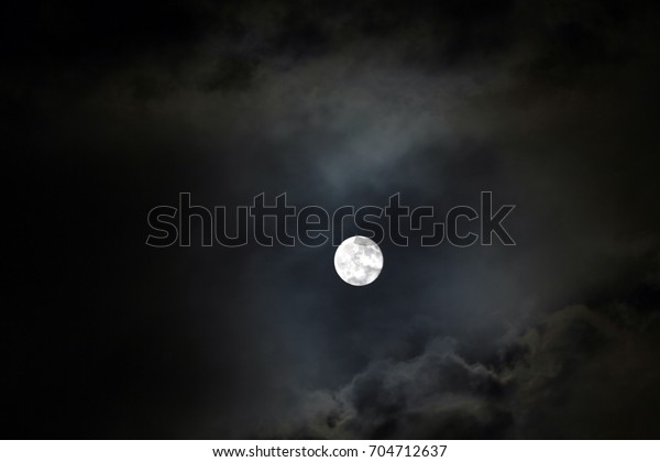 Cloudy\
moon