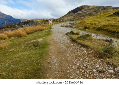 cloudy path into the mountains 