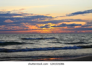 Cloudy Sunset Sauble Beach Stock Photo 1241531086 | Shutterstock