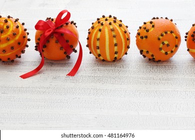 Clove Orange Pomander Balls, Homemade Christmas Gift