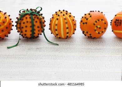 Clove Orange Pomander Balls, Homemade Christmas Gift