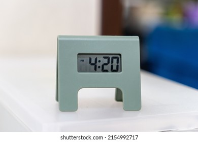 A Clsoeup Shot Of Modern Clock Showing Time