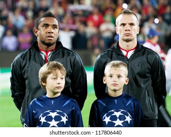 CLUJ-NAPOCA, ROMANIA - OCTOBER 2: Anderson And Cleverley In UEFA Champions League Match Between CFR 1907 Cluj And Manchester United, On 2 Oct., 2012 In Cluj-Napoca, Romania