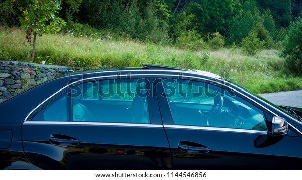 Clujnapocaromaniajuly 272018automotive Sunroof Wind Deflector