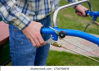 Clutch Control Two-wheel Tractor,farmer's Hand Holds Clutch Control Handle Walking Tractor