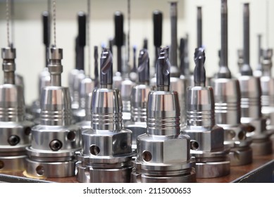 CNC tools for milling and turning machines, For holding end mills and drills, Tollholders, HSK-A 63