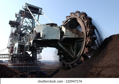 coal excavation on the surface mine