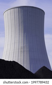 Coal Power Plant, Cooling Tower  In Hanover - Stöcken Is Still On The Grid, But Is To Be Shut Down By 2026. 