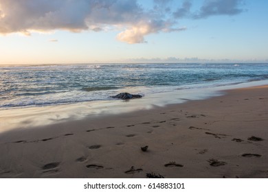 Coastline on the Kalalau trail in Kauai, state of Hawaii. - Shutterstock ID 614883101