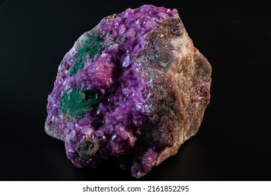 Cobalto Calcite With Malachite Crystal Macro On A Black Surface 