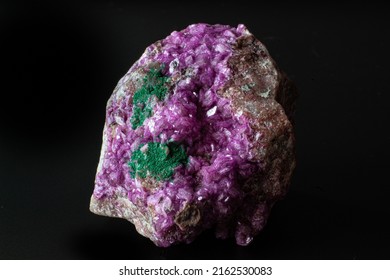 Cobalto Calcite With Malachite Crystal Macro On A Black Surface