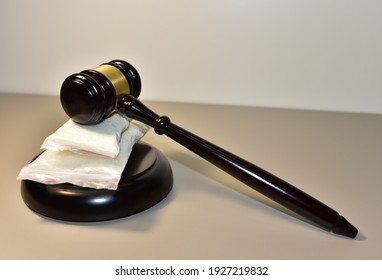 Cocaine And Judge Hammer In Courtroom. Legal Excuse And Justice Concept. Sentence To A Criminal For Committing A Drug Offense. Drug Laws. Judgment A Life Sentence In Prison. Mallet Of Federal Judge 
