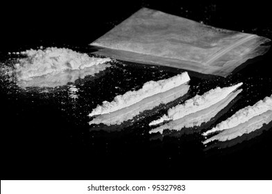 1,190 Cocaine Mirror Images, Stock Photos & Vectors | Shutterstock