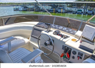 Cabin Cruiser Images Stock Photos Vectors Shutterstock