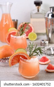 Cocktail fresh lime and rosemary combined with fresh grapefruit juice and tequila. A festive drink is ideal for brunch, parties and holidays.