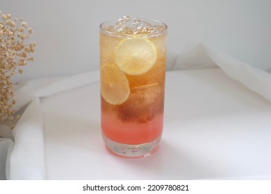 Cocktail Mix Strawberry Juice With Lemon Slices, Refreshing Taste.