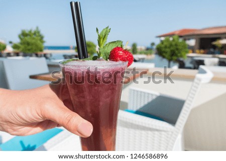 Cocktails at the seaside bar