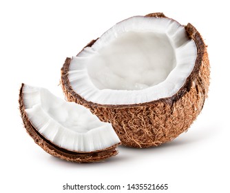 Коко. Половина кокоса и кусочек изолированы. Кокос белый. Полная глубина резкости.