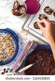 Coconut
Almond Clusters