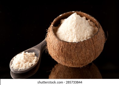 Coconut Flour. Super Foods