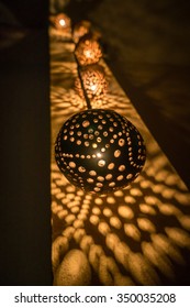 Coconut shell spherical lamp / Vertical