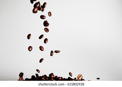 Coffee beans background / Coffee drinks are made by brewing hot water with ground coffee